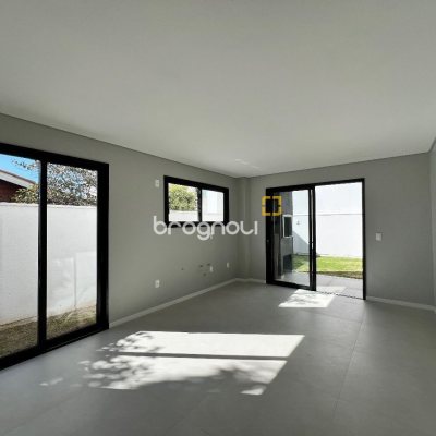 Casa com 1m², 3 quartos (sendo 1 suíte), 2 garagens, no bairro Ingleses em Florianópolis