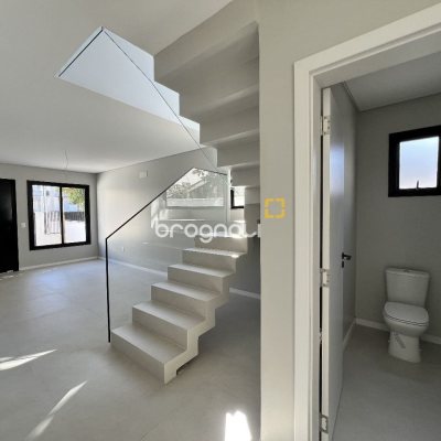 Casa com 1m², 3 quartos (sendo 1 suíte), 2 garagens, no bairro Ingleses em Florianópolis