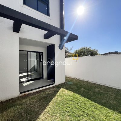 Casa com 1m², 3 quartos (sendo 1 suíte), 2 garagens, no bairro Ingleses em Florianópolis