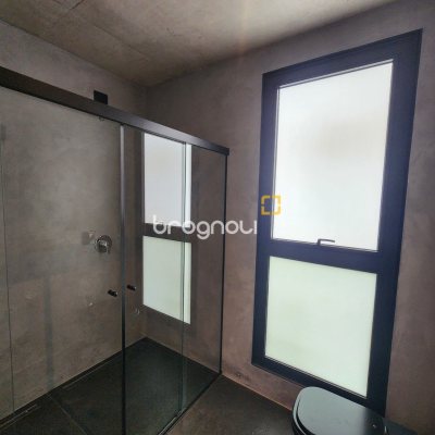 Casa de Condomínio com 317m², 4 quartos (sendo 4 suítes), 6 garagens, no bairro Rio Vermelho em Florianópolis