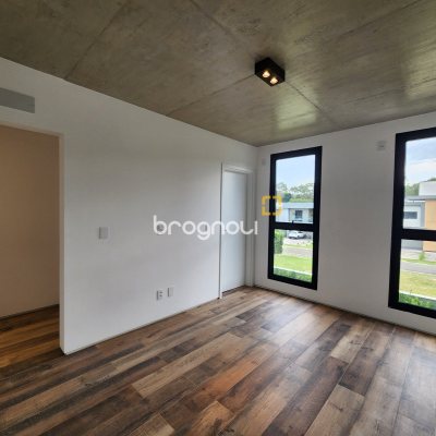 Casa de Condomínio com 317m², 4 quartos (sendo 4 suítes), 6 garagens, no bairro Rio Vermelho em Florianópolis
