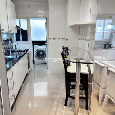 Apartamento com 90m², 3 quartos (sendo 2 suítes), 1 garagem, no bairro Jurerê Internacional em Florianópolis