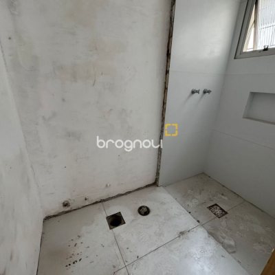 Apartamento com 157m², 4 quartos (sendo 1 suíte), 2 garagens, no bairro Agronômica em Florianópolis