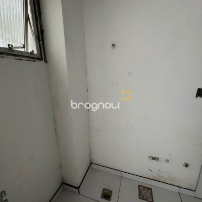Apartamento com 157m², 4 quartos (sendo 1 suíte), 2 garagens, no bairro Agronômica em Florianópolis