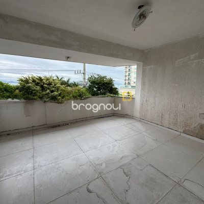 Apartamento com 157m², 4 quartos (sendo 1 suíte), 2 garagens, no bairro Agronômica em Florianópolis