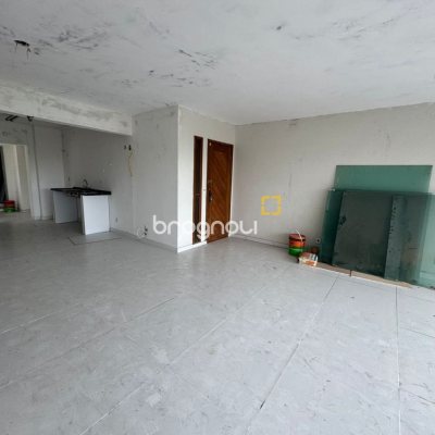 Apartamento com 157m², 4 quartos (sendo 1 suíte), 2 garagens, no bairro Agronômica em Florianópolis