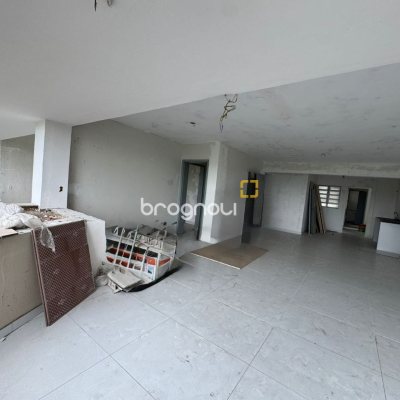 Apartamento com 157m², 4 quartos (sendo 1 suíte), 2 garagens, no bairro Agronômica em Florianópolis