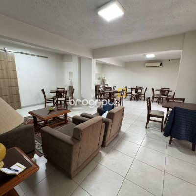 Apartamento com 157m², 4 quartos (sendo 1 suíte), 2 garagens, no bairro Agronômica em Florianópolis