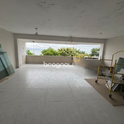 Apartamento com 157m², 4 quartos (sendo 1 suíte), 2 garagens, no bairro Agronômica em Florianópolis