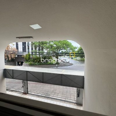 Apartamento com 157m², 4 quartos (sendo 1 suíte), 2 garagens, no bairro Agronômica em Florianópolis