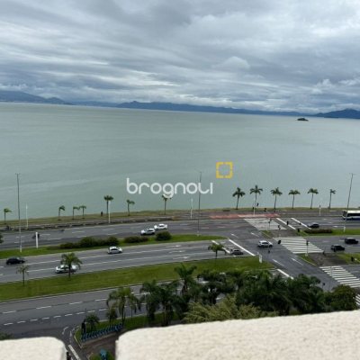 Apartamento com 157m², 4 quartos (sendo 1 suíte), 2 garagens, no bairro Agronômica em Florianópolis