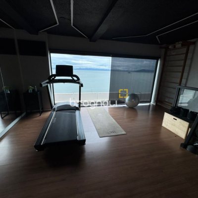 Apartamento com 157m², 4 quartos (sendo 1 suíte), 2 garagens, no bairro Agronômica em Florianópolis