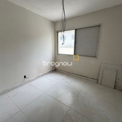 Apartamento com 157m², 4 quartos (sendo 1 suíte), 2 garagens, no bairro Agronômica em Florianópolis
