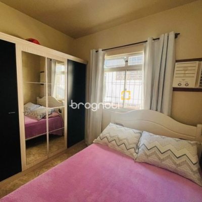 Casa com 70m², 3 quartos (sendo 1 suíte), 1 garagem, no bairro Forquilhas em São José