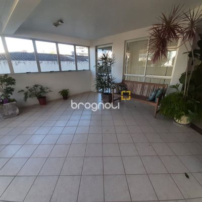 Apartamento com 96m², 3 quartos (sendo 1 suíte), 1 garagem, no bairro Estreito em Florianópolis
