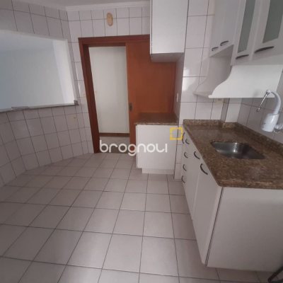 Apartamento com 96m², 3 quartos (sendo 1 suíte), 1 garagem, no bairro Estreito em Florianópolis