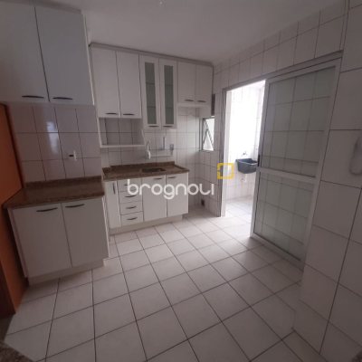 Apartamento com 96m², 3 quartos (sendo 1 suíte), 1 garagem, no bairro Estreito em Florianópolis