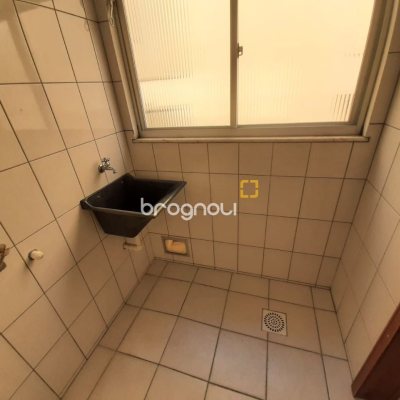 Apartamento com 96m², 3 quartos (sendo 1 suíte), 1 garagem, no bairro Estreito em Florianópolis