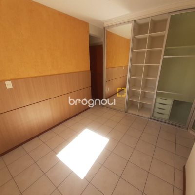 Apartamento com 96m², 3 quartos (sendo 1 suíte), 1 garagem, no bairro Estreito em Florianópolis