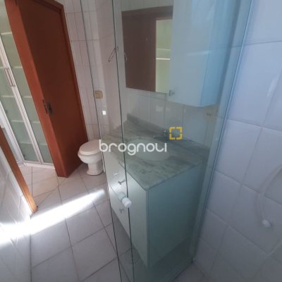 Apartamento com 96m², 3 quartos (sendo 1 suíte), 1 garagem, no bairro Estreito em Florianópolis