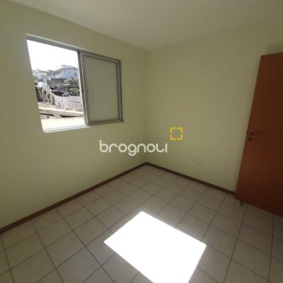 Apartamento com 96m², 3 quartos (sendo 1 suíte), 1 garagem, no bairro Estreito em Florianópolis