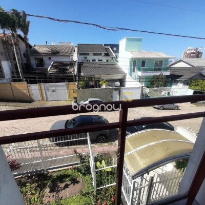 Apartamento com 96m², 3 quartos (sendo 1 suíte), 1 garagem, no bairro Estreito em Florianópolis