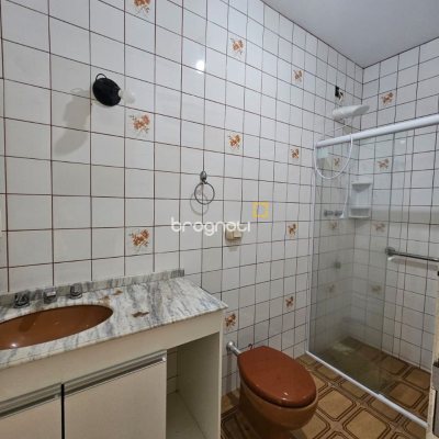 Casa com 249m², 4 quartos (sendo 1 suíte), 4 garagens, no bairro Itaguaçu em Florianópolis