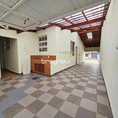 Casa com 249m², 4 quartos (sendo 1 suíte), 4 garagens, no bairro Itaguaçu em Florianópolis
