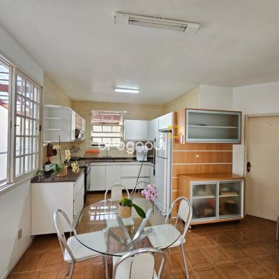 Casa com 249m², 4 quartos (sendo 1 suíte), 4 garagens, no bairro Itaguaçu em Florianópolis