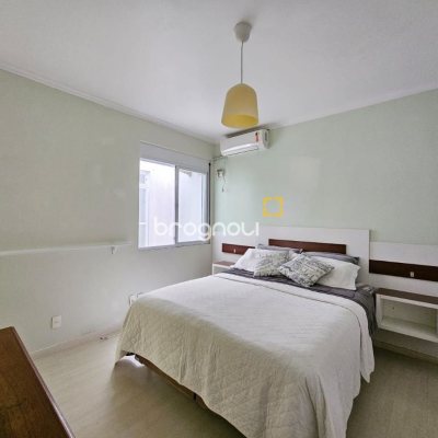 Casa com 249m², 4 quartos (sendo 1 suíte), 4 garagens, no bairro Itaguaçu em Florianópolis