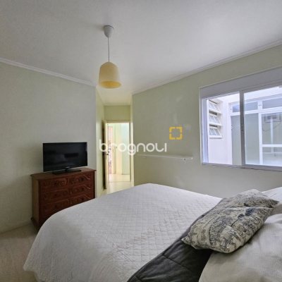 Casa com 249m², 4 quartos (sendo 1 suíte), 4 garagens, no bairro Itaguaçu em Florianópolis