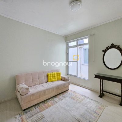 Casa com 249m², 4 quartos (sendo 1 suíte), 4 garagens, no bairro Itaguaçu em Florianópolis