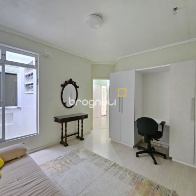 Casa com 249m², 4 quartos (sendo 1 suíte), 4 garagens, no bairro Itaguaçu em Florianópolis