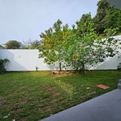 Casa com 249m², 4 quartos (sendo 1 suíte), 4 garagens, no bairro Itaguaçu em Florianópolis