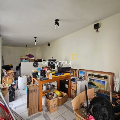Casa com 249m², 4 quartos (sendo 1 suíte), 4 garagens, no bairro Itaguaçu em Florianópolis