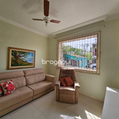 Casa com 249m², 4 quartos (sendo 1 suíte), 4 garagens, no bairro Itaguaçu em Florianópolis
