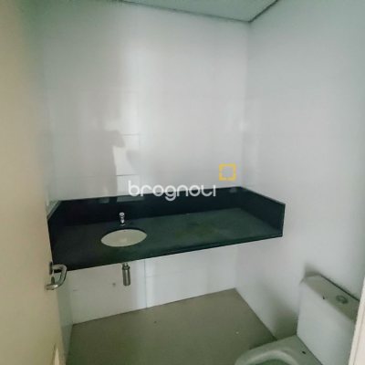 Sala com 156m², 3 garagens, no bairro João Paulo em Florianópolis