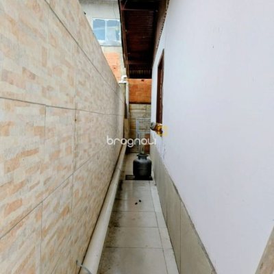 Casa com 53m², 2 quartos, 1 garagem, no bairro Vargem do Bom Jesus em Florianópolis