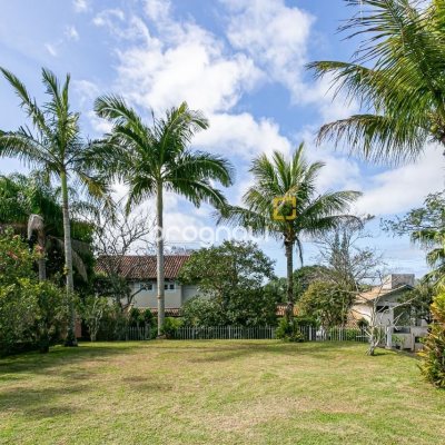 Casa de Condomínio com 300m², 5 quartos (sendo 2 suítes), 4 garagens, no bairro Lagoa da Conceição em Florianópolis