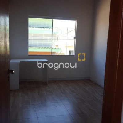 Casa com 102m², 2 quartos (sendo 2 suítes), 2 garagens, no bairro Campeche em Florianópolis