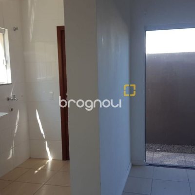 Casa com 102m², 2 quartos (sendo 2 suítes), 2 garagens, no bairro Campeche em Florianópolis