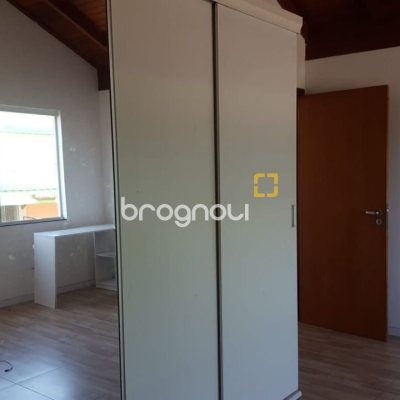 Casa com 102m², 2 quartos (sendo 2 suítes), 2 garagens, no bairro Campeche em Florianópolis