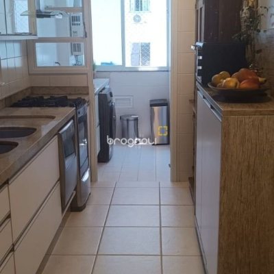 Apartamento com 108m², 4 quartos (sendo 1 suíte), 2 garagens, no bairro Beira Mar Norte em Florianópolis