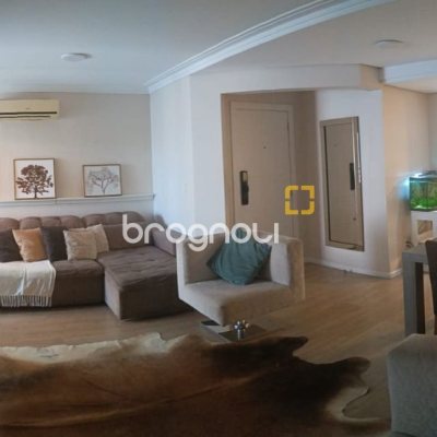 Apartamento com 108m², 4 quartos (sendo 1 suíte), 2 garagens, no bairro Beira Mar Norte em Florianópolis