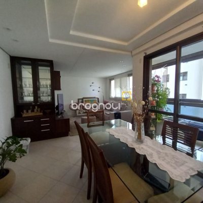 Apartamento com 110m², 3 quartos (sendo 1 suíte), 2 garagens, no bairro Centro em Florianópolis
