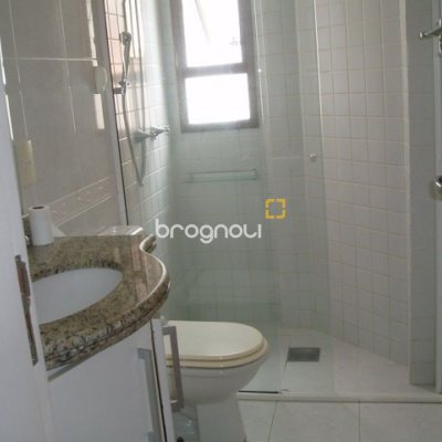 Apartamento com 110m², 3 quartos (sendo 1 suíte), 2 garagens, no bairro Centro em Florianópolis
