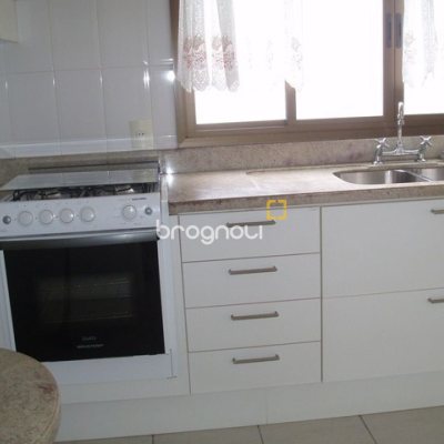 Apartamento com 110m², 3 quartos (sendo 1 suíte), 2 garagens, no bairro Centro em Florianópolis