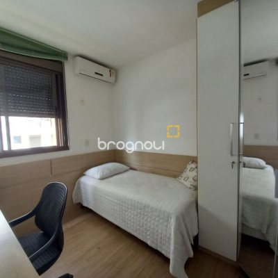 Apartamento com 110m², 3 quartos (sendo 1 suíte), 2 garagens, no bairro Centro em Florianópolis