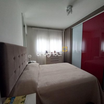 Apartamento com 110m², 3 quartos (sendo 1 suíte), 2 garagens, no bairro Centro em Florianópolis