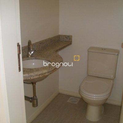 Apartamento com 110m², 3 quartos (sendo 1 suíte), 2 garagens, no bairro Centro em Florianópolis